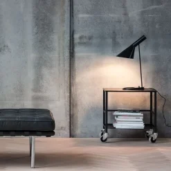 AJ Bordslampa black