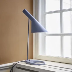 AJ bordslampa dusty blue