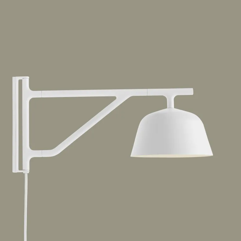 Ambit vägglampa vit