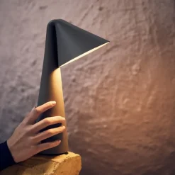 Ami portabel bordslampa olive stone