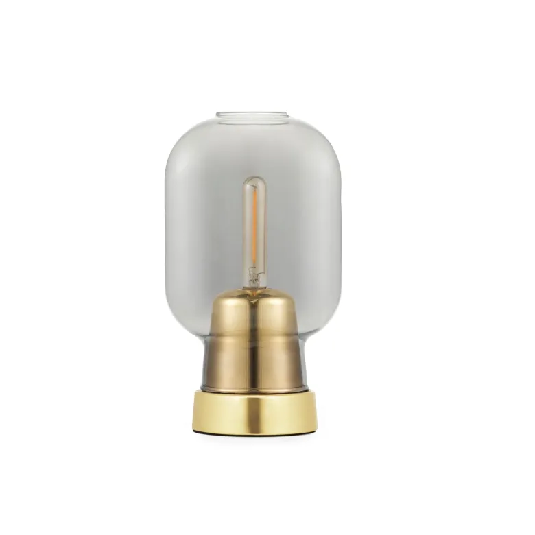 Amp Bordslampa rökfärgat glas/mässing