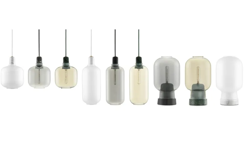 Amp Bordslampa vitt glas/vit