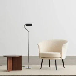 Apex golvlampa iron black