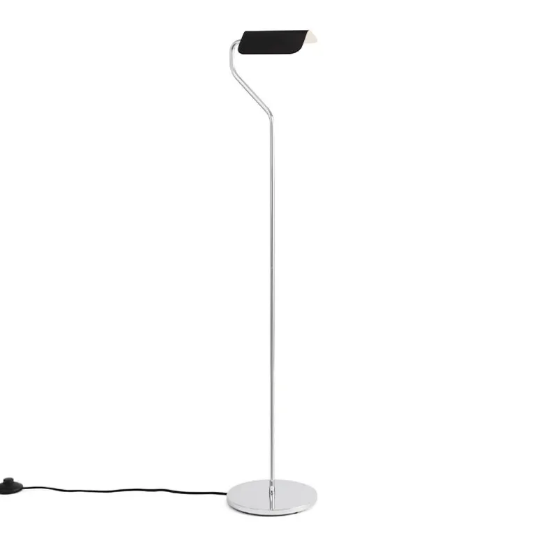 Apex golvlampa iron black