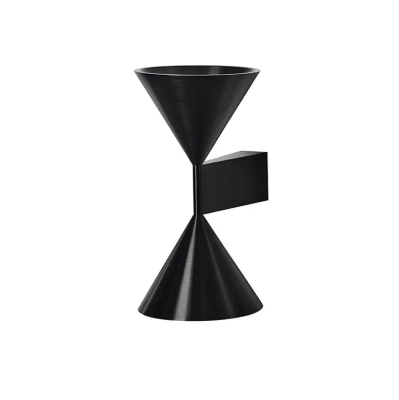 Apollo 24 vägglampa black