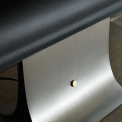 Archive L50 bordslampa svart/stål