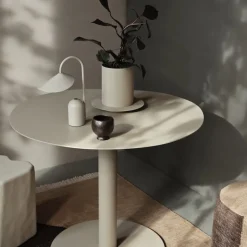Arum portabel bordslampa kaschmir
