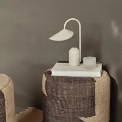 Arum portabel bordslampa kaschmir