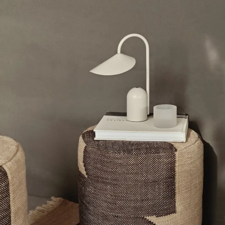 Arum portabel bordslampa kaschmir