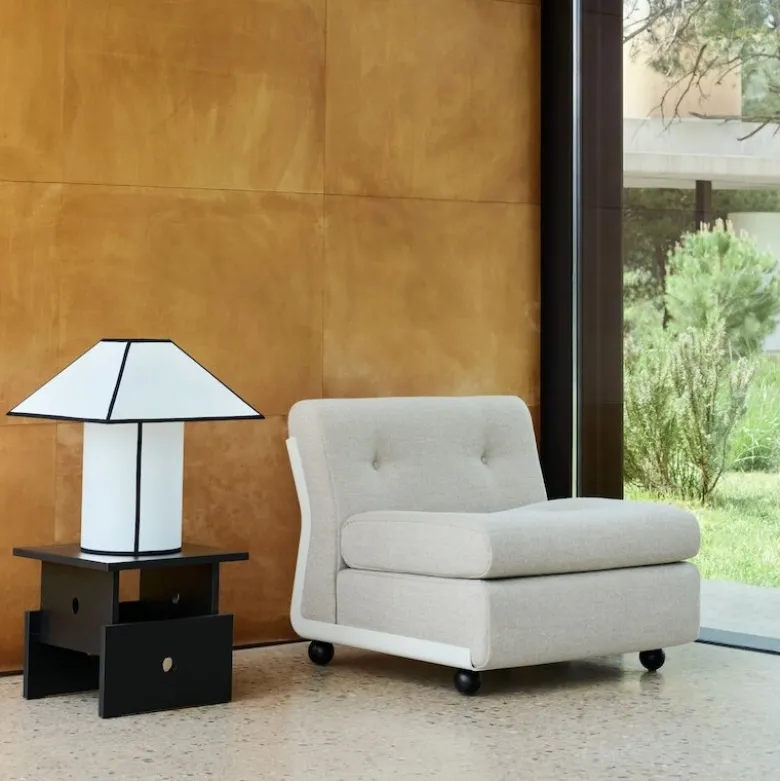 Ava Pyramid 450 bordslampa vit