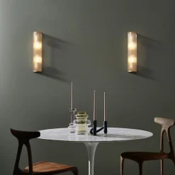Avignon round 525 vägglampa antik mässing