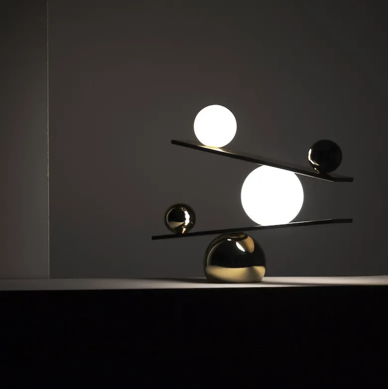 Balance bordslampa mässing