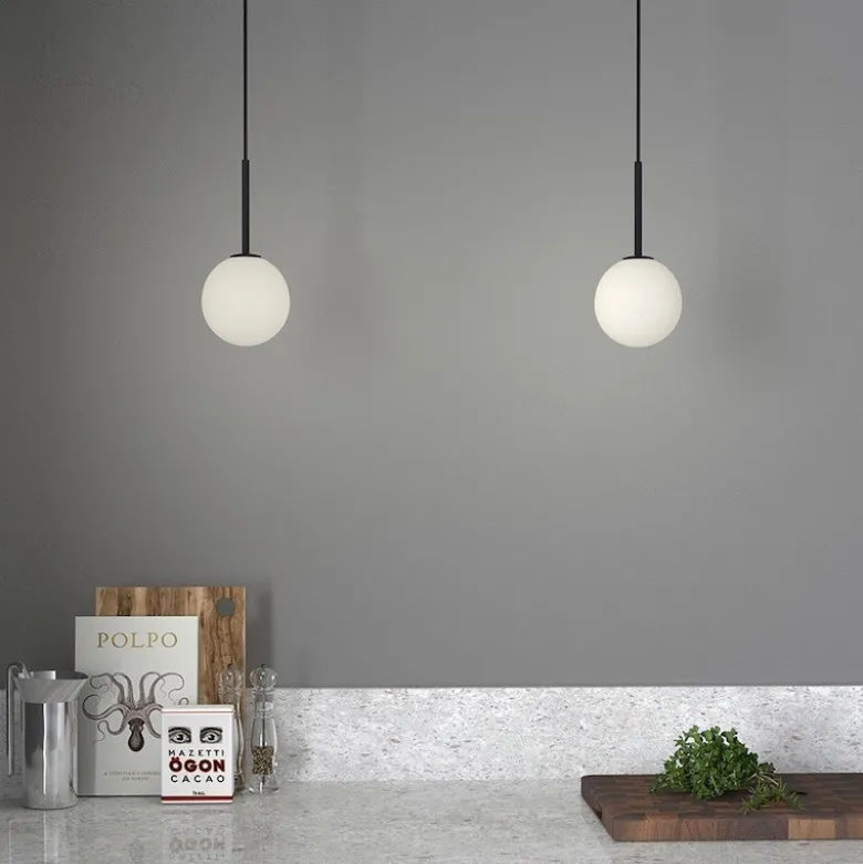 Ballon taklampa mattsvart