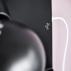 Ball USB vägglampa matt black