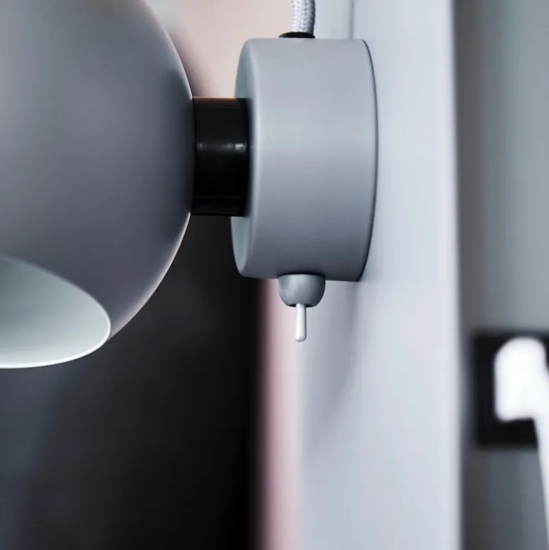 Ball USB vägglampa matt white