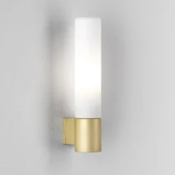Bari Lampett vägglampa IP44 matt mässing