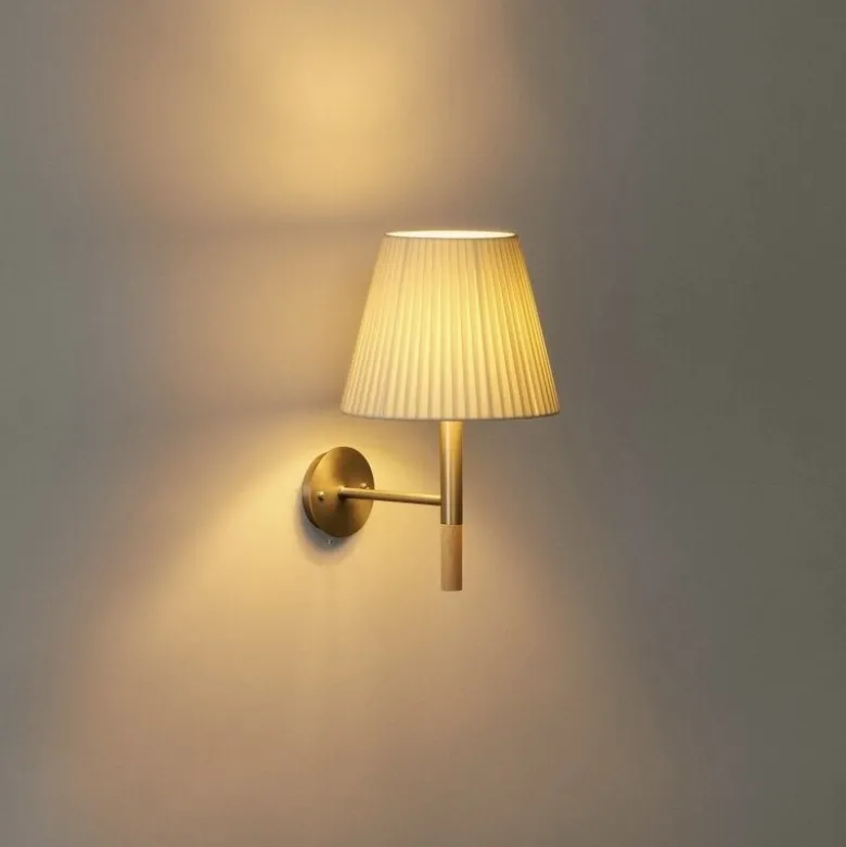 BC2 vägglampa natural ribbon