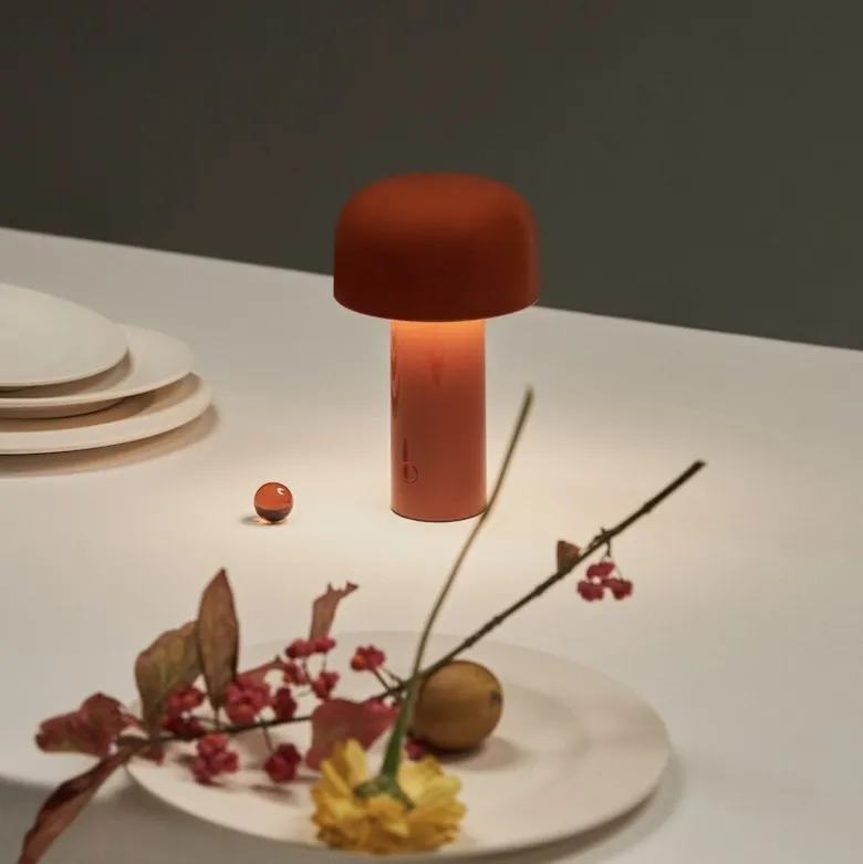 Bellhop portabel bordslampa brick red