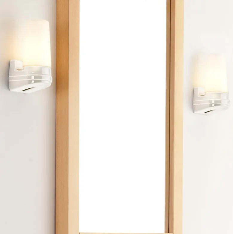 Bernadotte vägglampa opalglas/vit IP44
