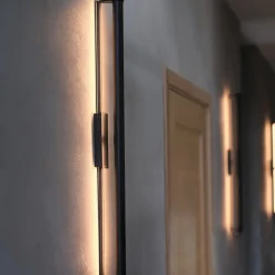 Bloomsbury vägglampa svart