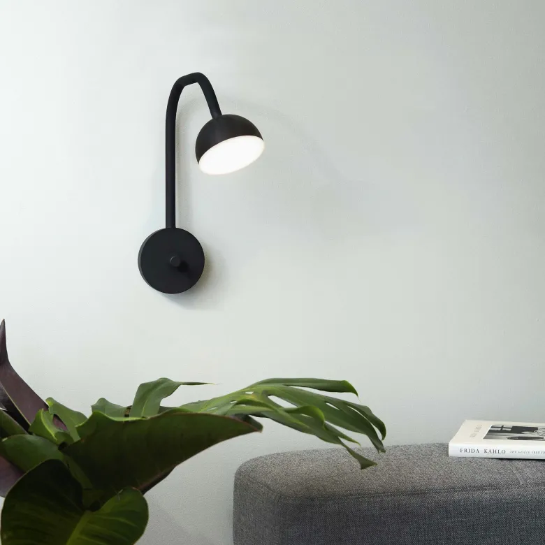 Blush Vägglampa svart