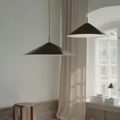 Brolly Ø70 taklampa anodiserad svart