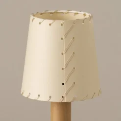 Básica Mínima Batería bordslampa stitched beige parchment