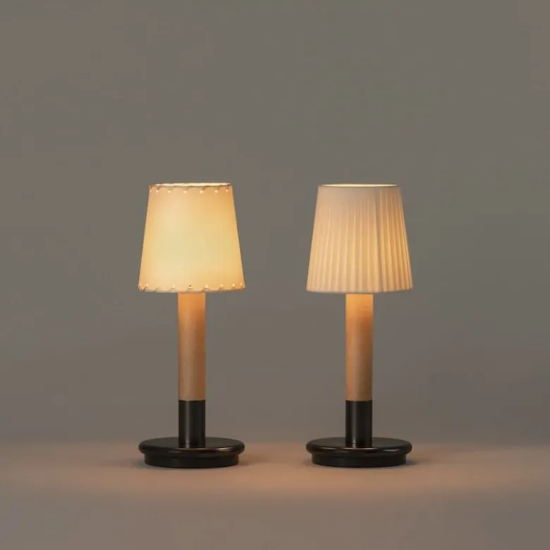 Básica Mínima Batería bordslampa stitched beige parchment