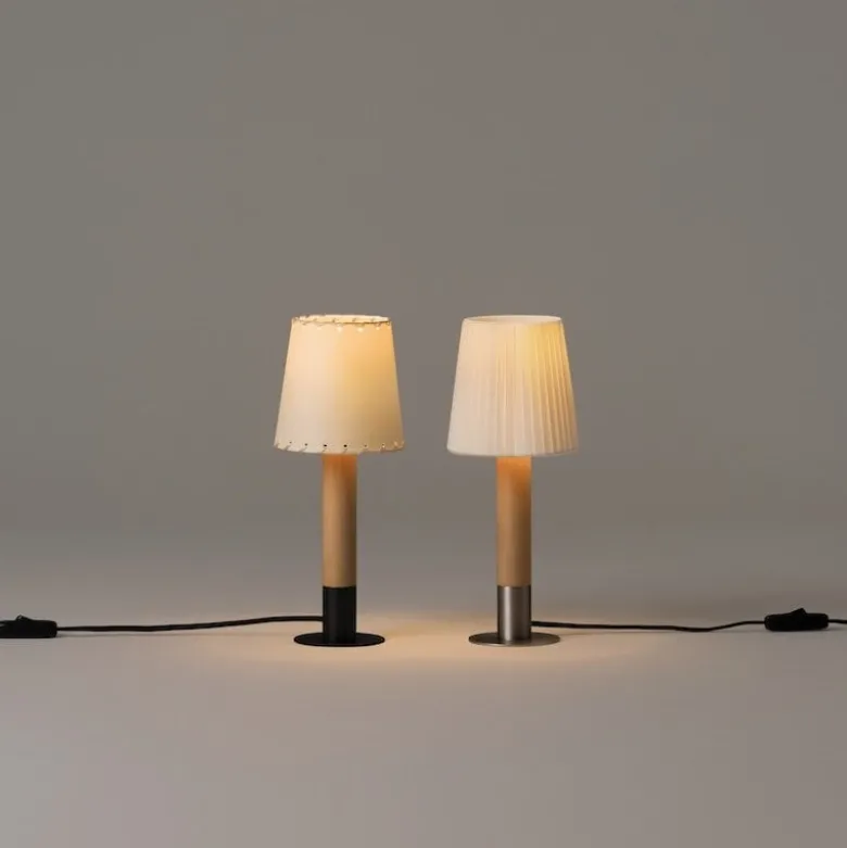 Básica Mínima bordslampa stitched beige parchment /bronze