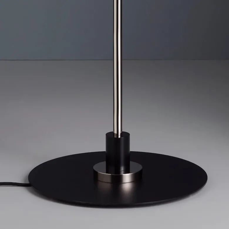 BST 23 Bauhaus golvlampa nickel/frostat glas