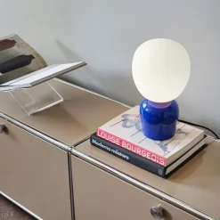 Buddy bordslampa Ultramarine Blue/opal glass