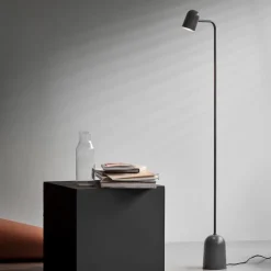 Buddy golvlampa mörk grå