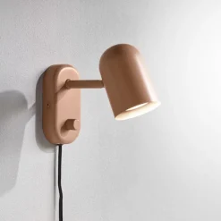 Buddy Vägglampa varm beige