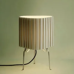 Canelé bordslampa almond green