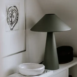 Cannes bordslampa grön
