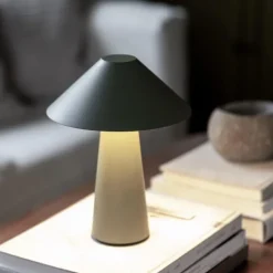Cannes IP44 portabel bordslampa grön