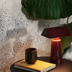 Caret MF1 bordslampa Dark Burgundy