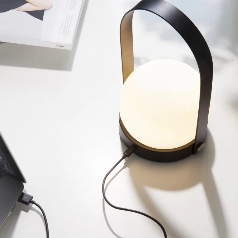 Carrie portabel bordslampa svart