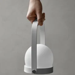 Carrie portabel bordslampa vit
