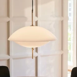 Clam Ø44 taklampa opal, mässing