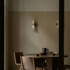 Collector vägglampa creme