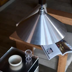 Cone Shade medium taklampa aluminium