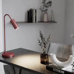 Curve bordslampa mörkröd bordslampa