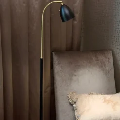 Deluxe golvlampa svart/mässing