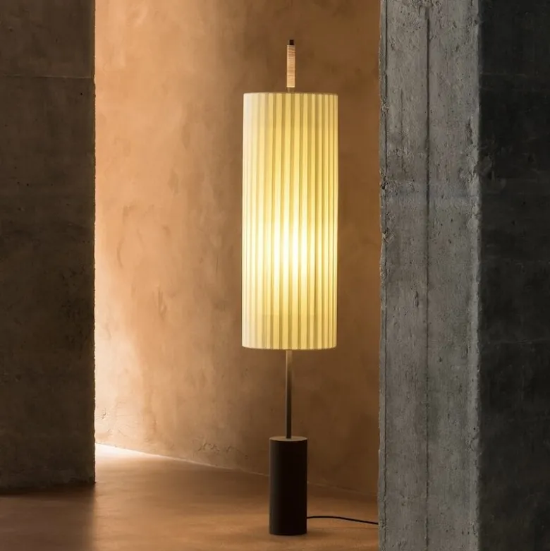 Dórica golvlampa cylindrical base