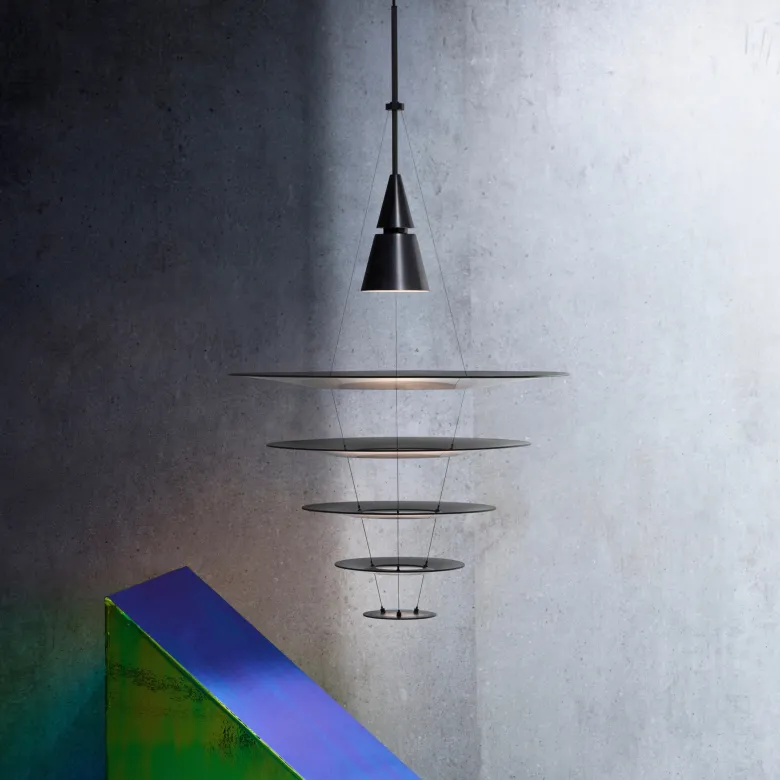 Enigma 425 taklampa black