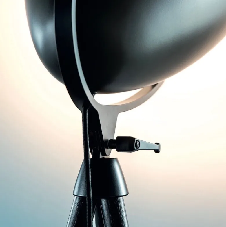 Faro next golvlampa svart/svart ek