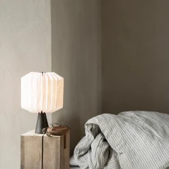 Fia bordslampa vit/svart