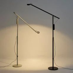 Fifty-fifty golvlampa ash grey