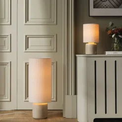 Florian 20 Bordslampa Vit bouclé/beige